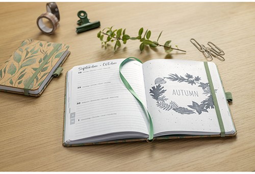 Agenda 2027 Sigel Jolie Pure 7 dagen per 2 pagina's A6 omslag hardcover 'Green Floral Serenity' SI-7J806-3
