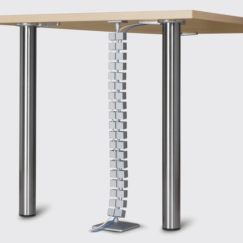 Kabelslang rechthoekig 1254mm (38 segmenten) met voetplaat in zwart.